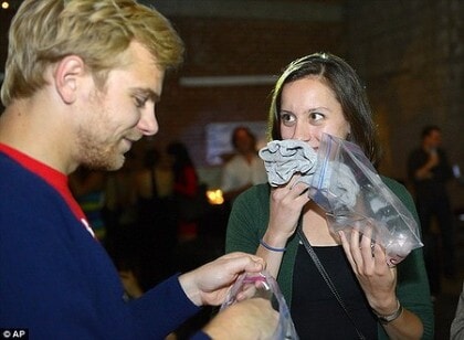 Smelly t-shirt dating